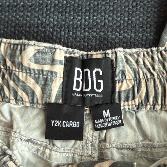 Swirled Patterned Pants - Picture 3 of 3